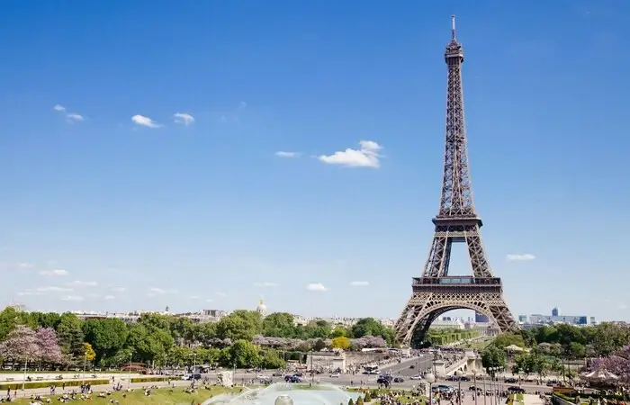 paris effiel tower